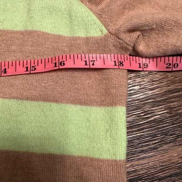 Gap Vintage Cardigan Tan and Green Striped Size Medium - Picture 8 of 8